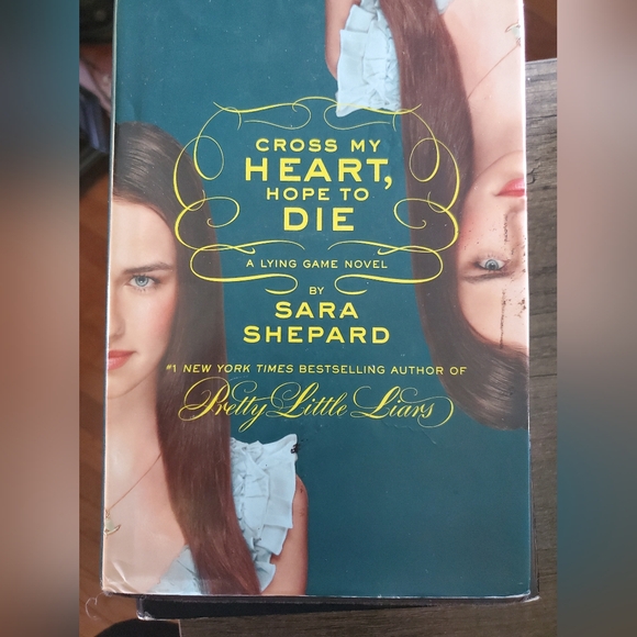 2 of the "lying game" series by Sara Shepard - Picture 1 of 4